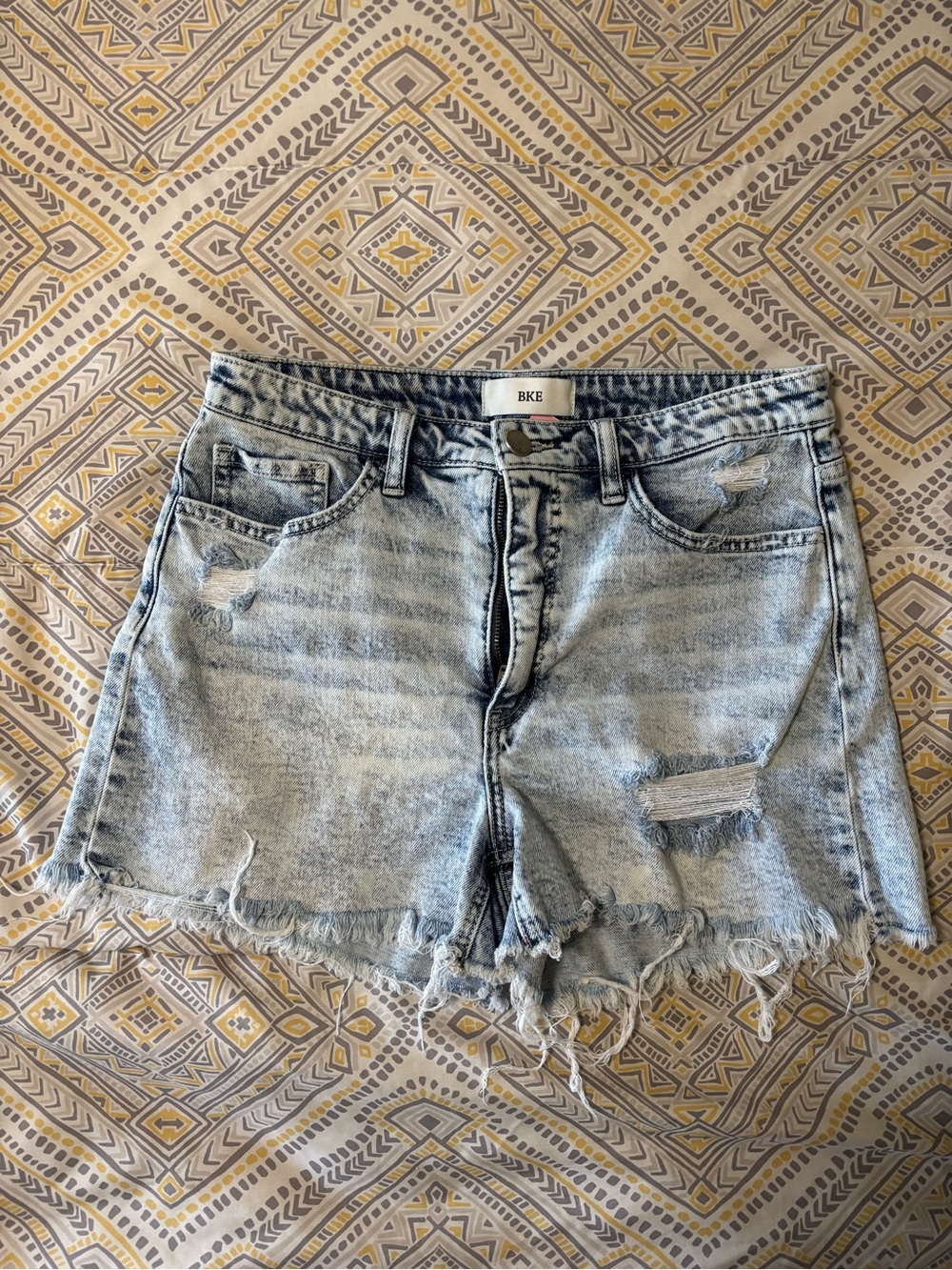 BKE Light Blue Distressed Frayed Hem Denim Shorts (size 28)
